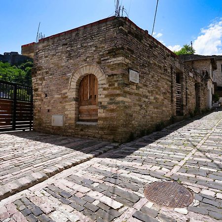 Castlefront Villa Gjirokastër Exterior foto
