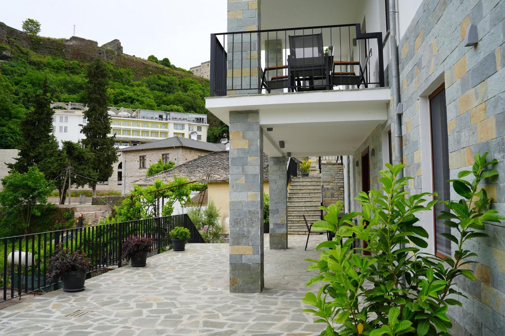 Castlefront Villa Gjirokastër Exterior foto