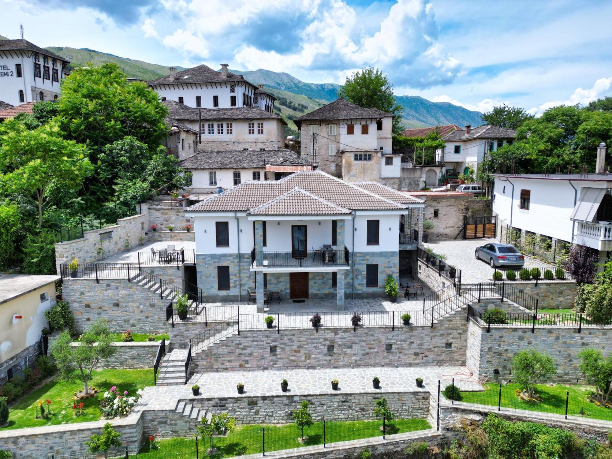 Castlefront Villa Gjirokastër Exterior foto